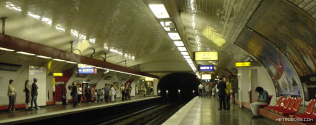 paris metro（パリのメトロ）République></div>

<div id=