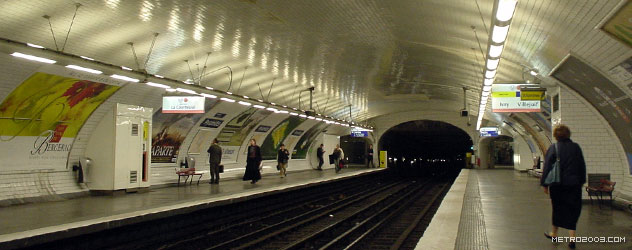 paris metro（パリのメトロ）Pyramides></div>

<div id=