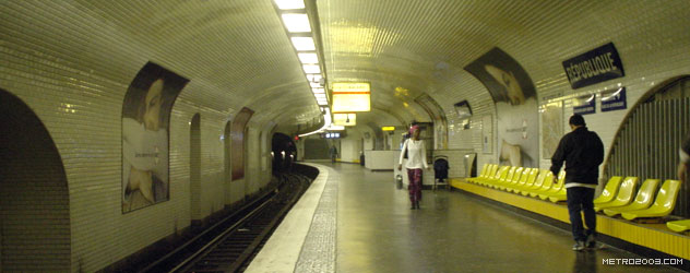 paris metro（パリのメトロ）République></div>

<div id=