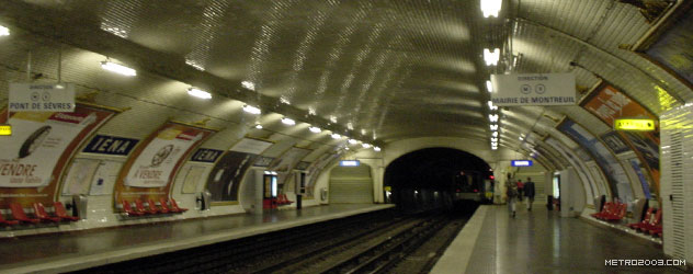 paris metro（パリのメトロ）Iéna></div>

<div id=