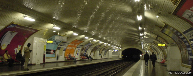 paris metro（パリのメトロ）Robespierre></div>

<div id=