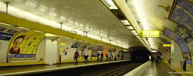 paris metro（パリのメトロ）Croix de Chavaux></div>

<div id=